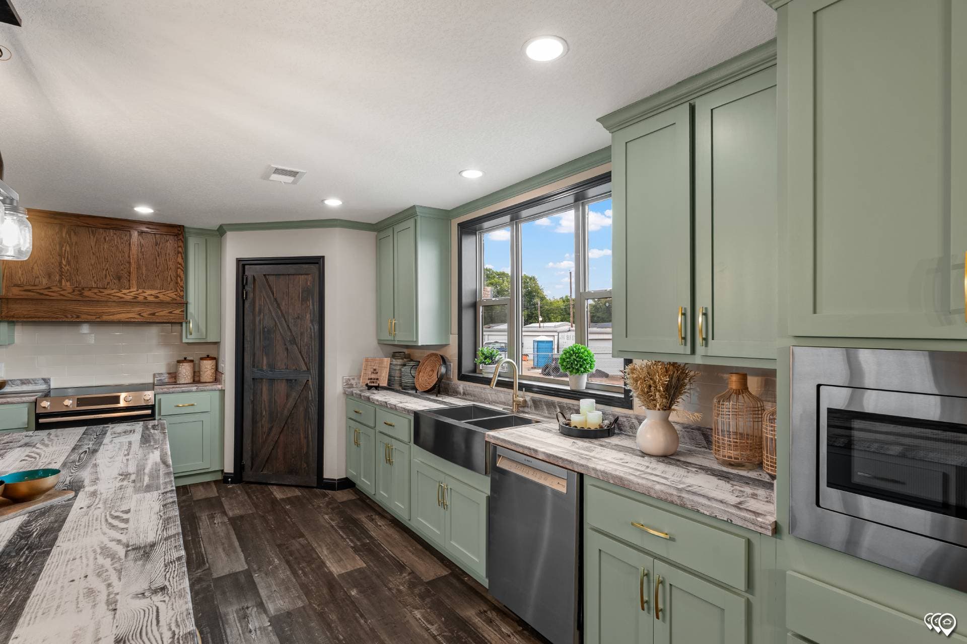 Pri3270-2050 kitchen home features