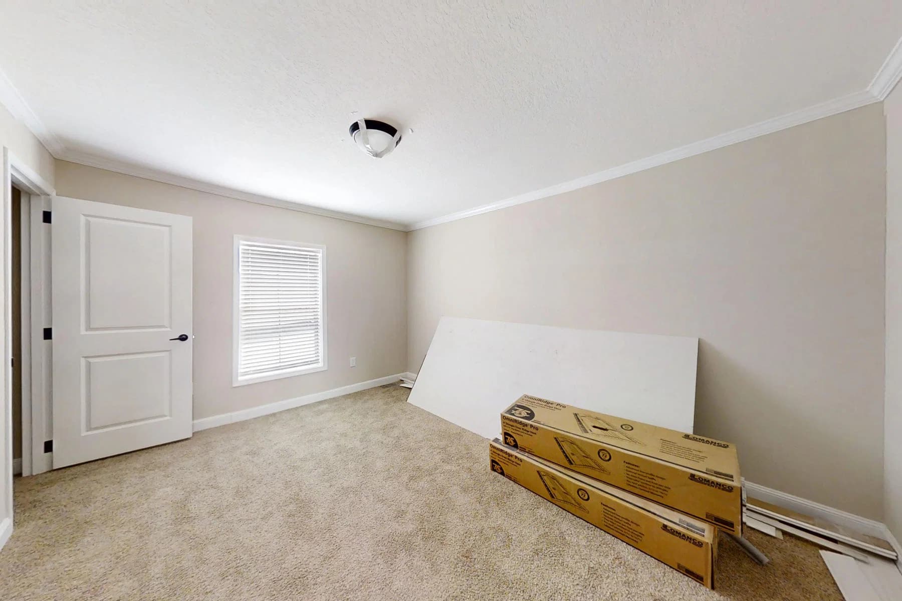 Pri3270-2014 bedroom home features