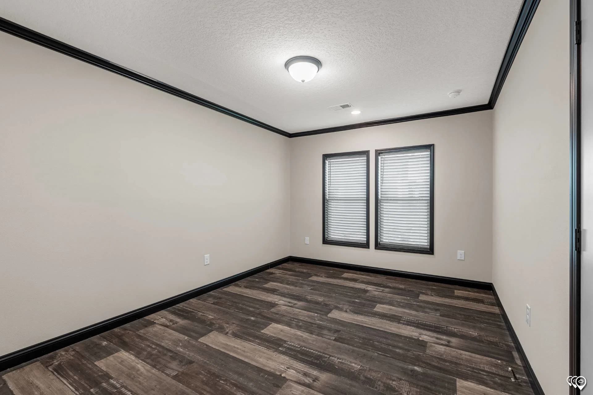 Pri3270-2050 bedroom home features