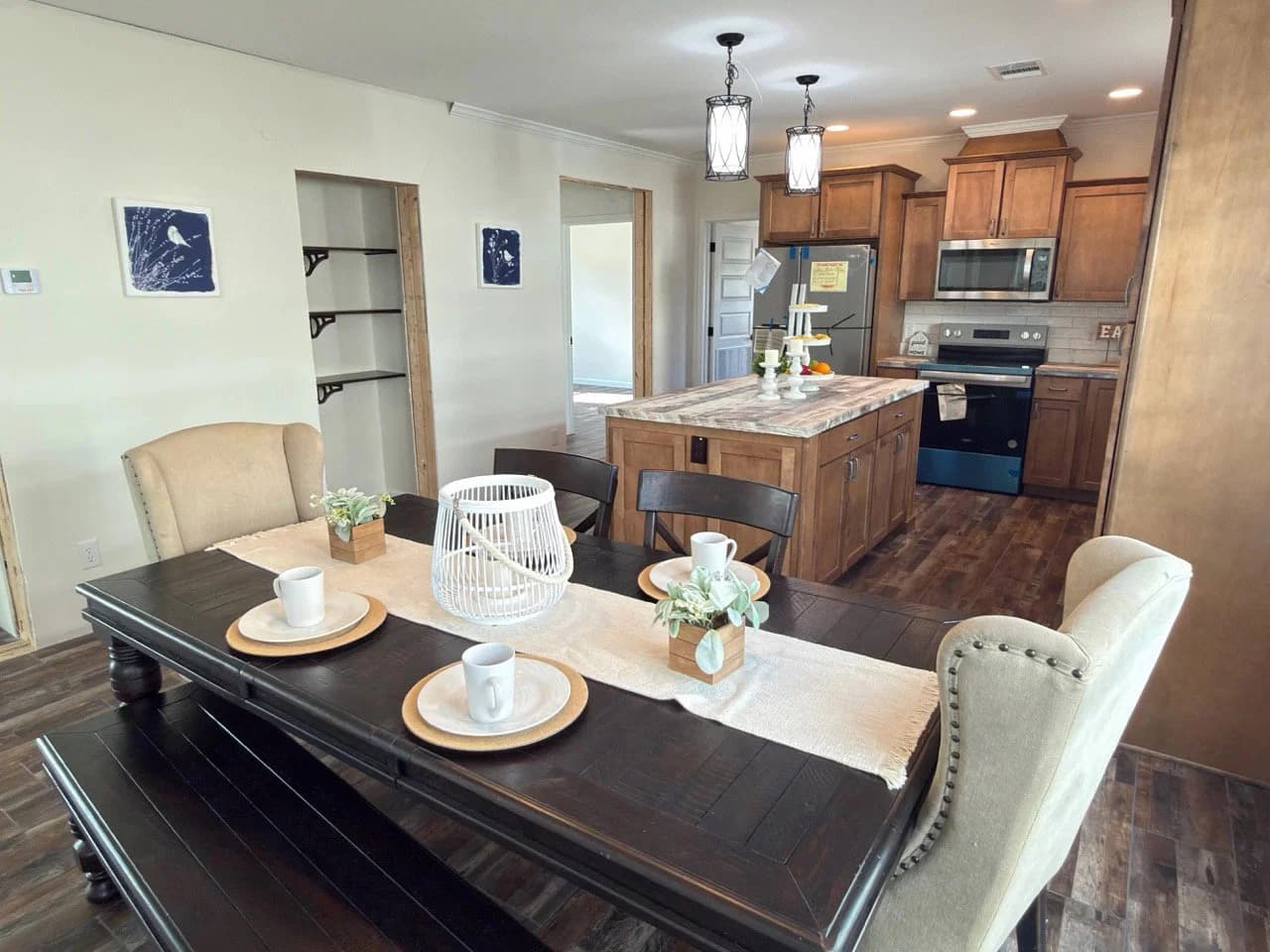 Aimon 4br interior home features