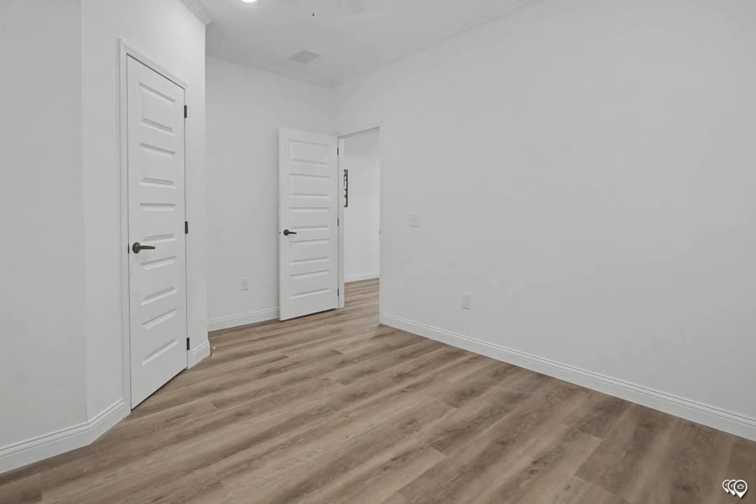 Pri3284-2075 bedroom home features