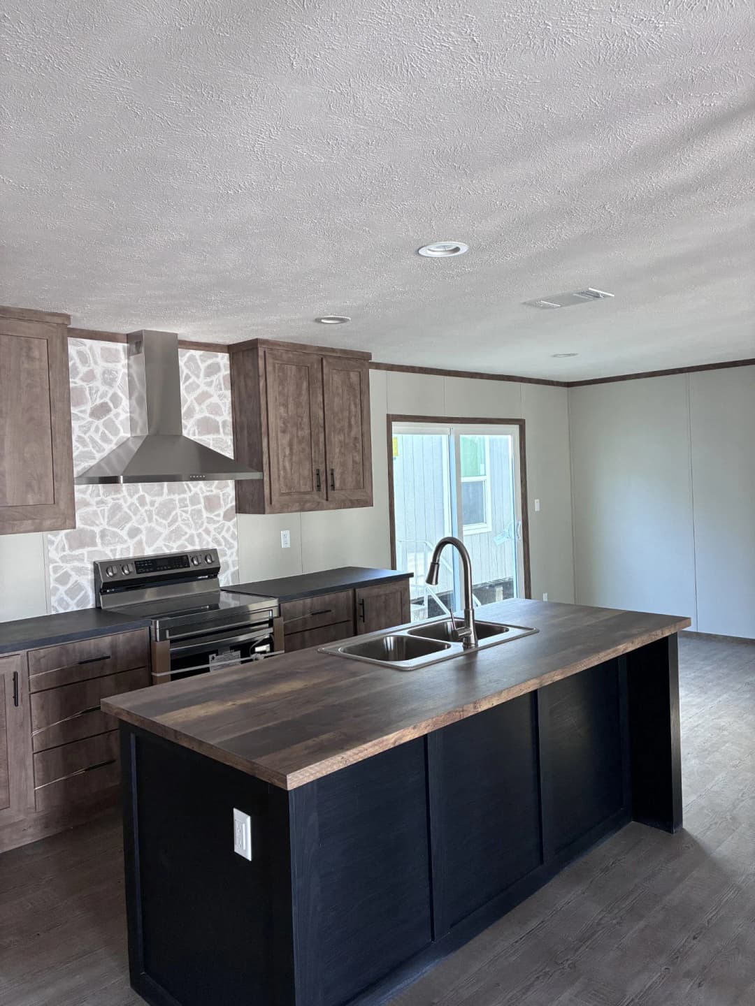 Crockett kitchen home features