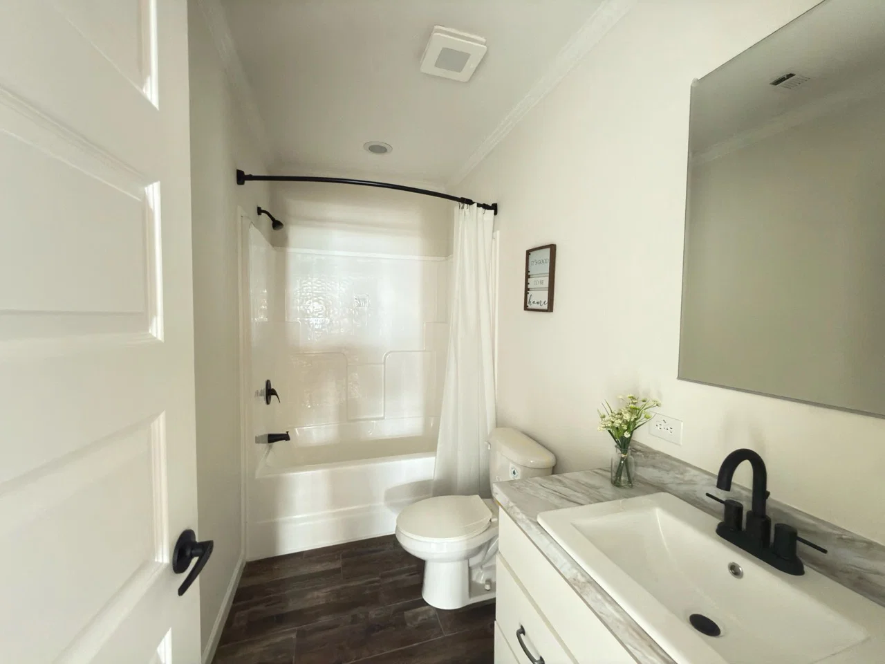 Aimon bathroom home features