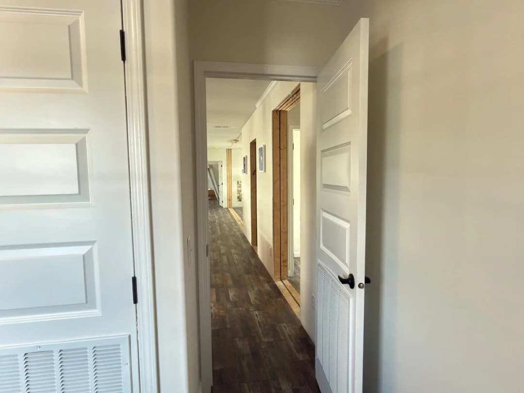 Aimon b interior home features