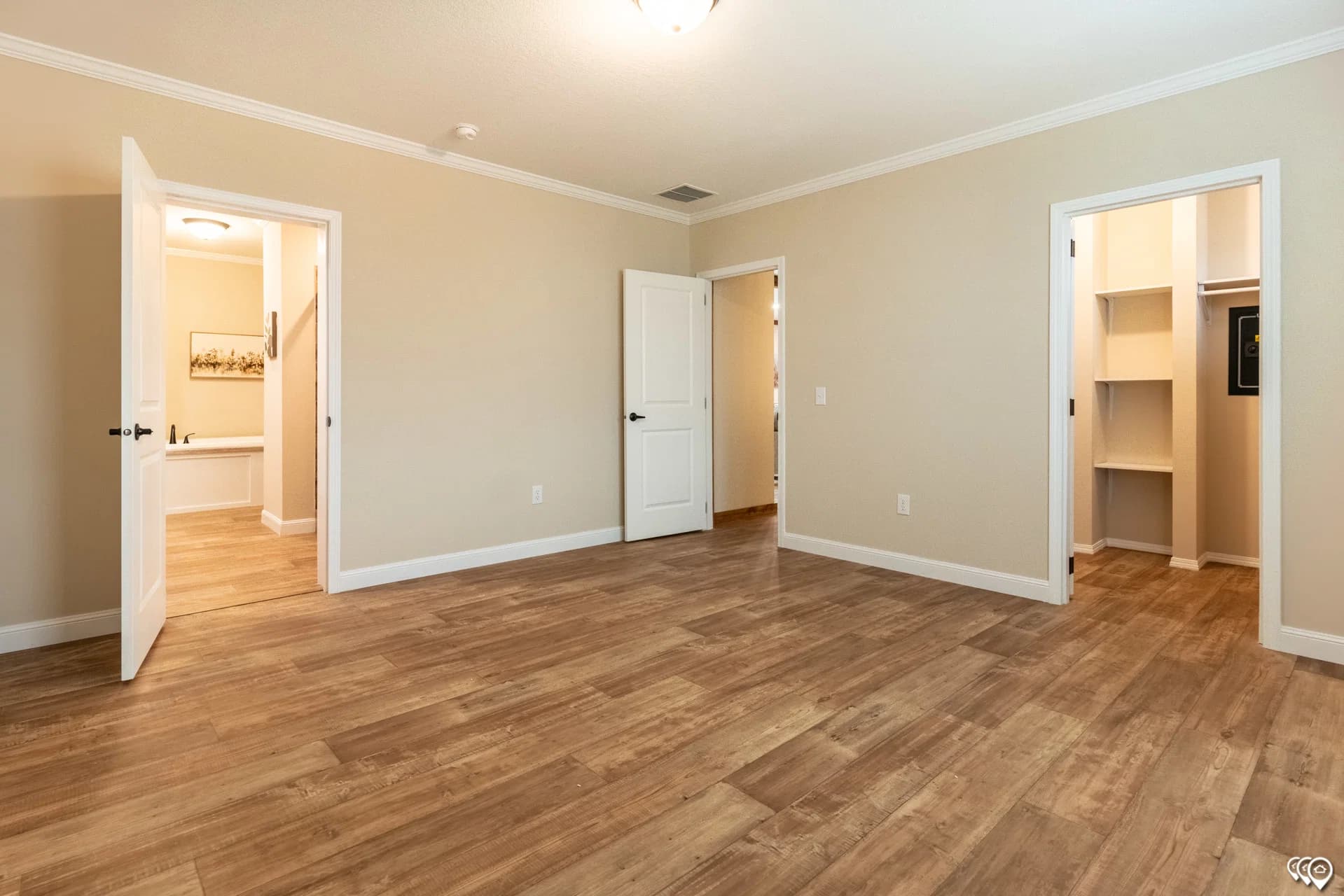 Pri3264-2070 interior home features