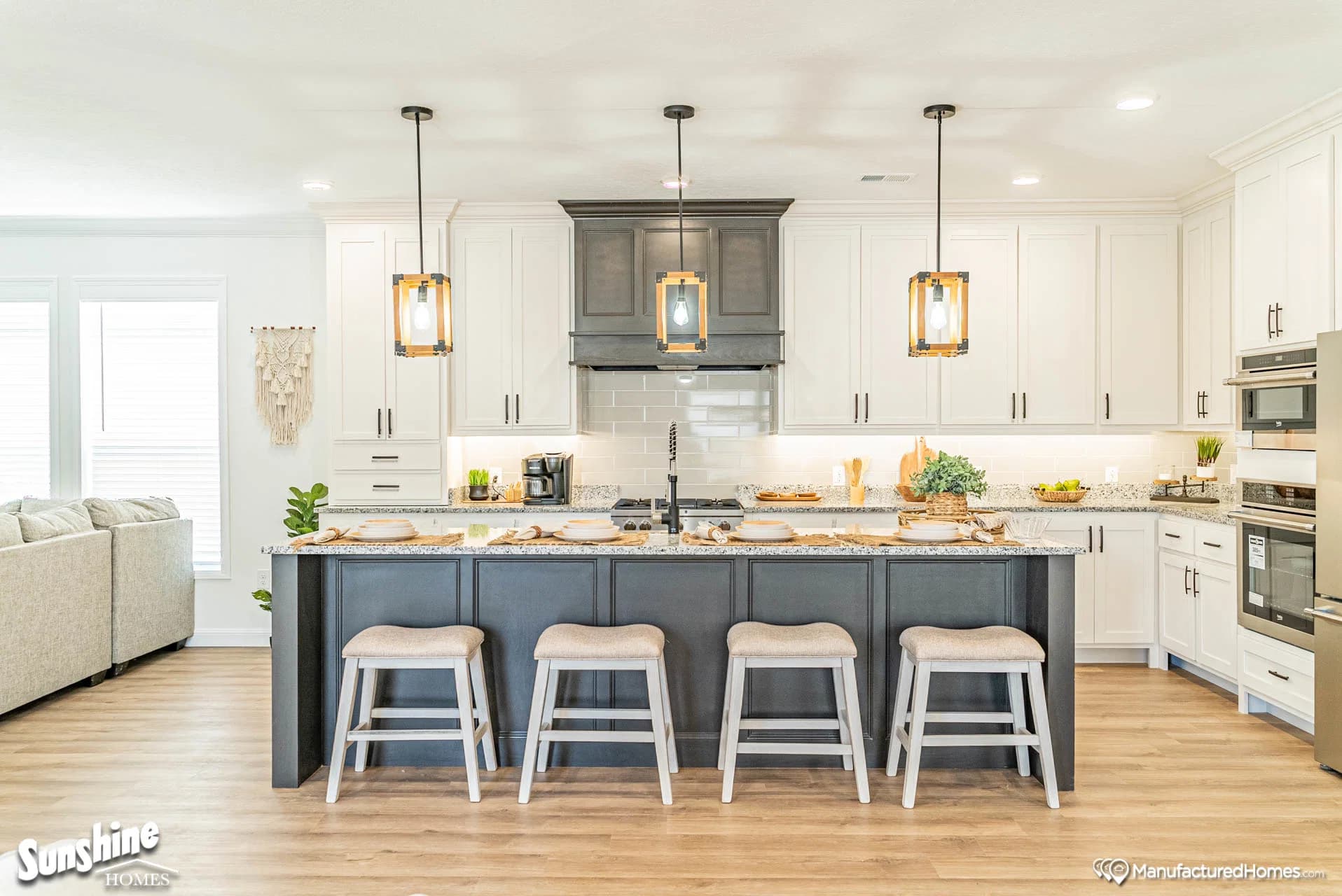 Pri3284-2058 kitchen home features