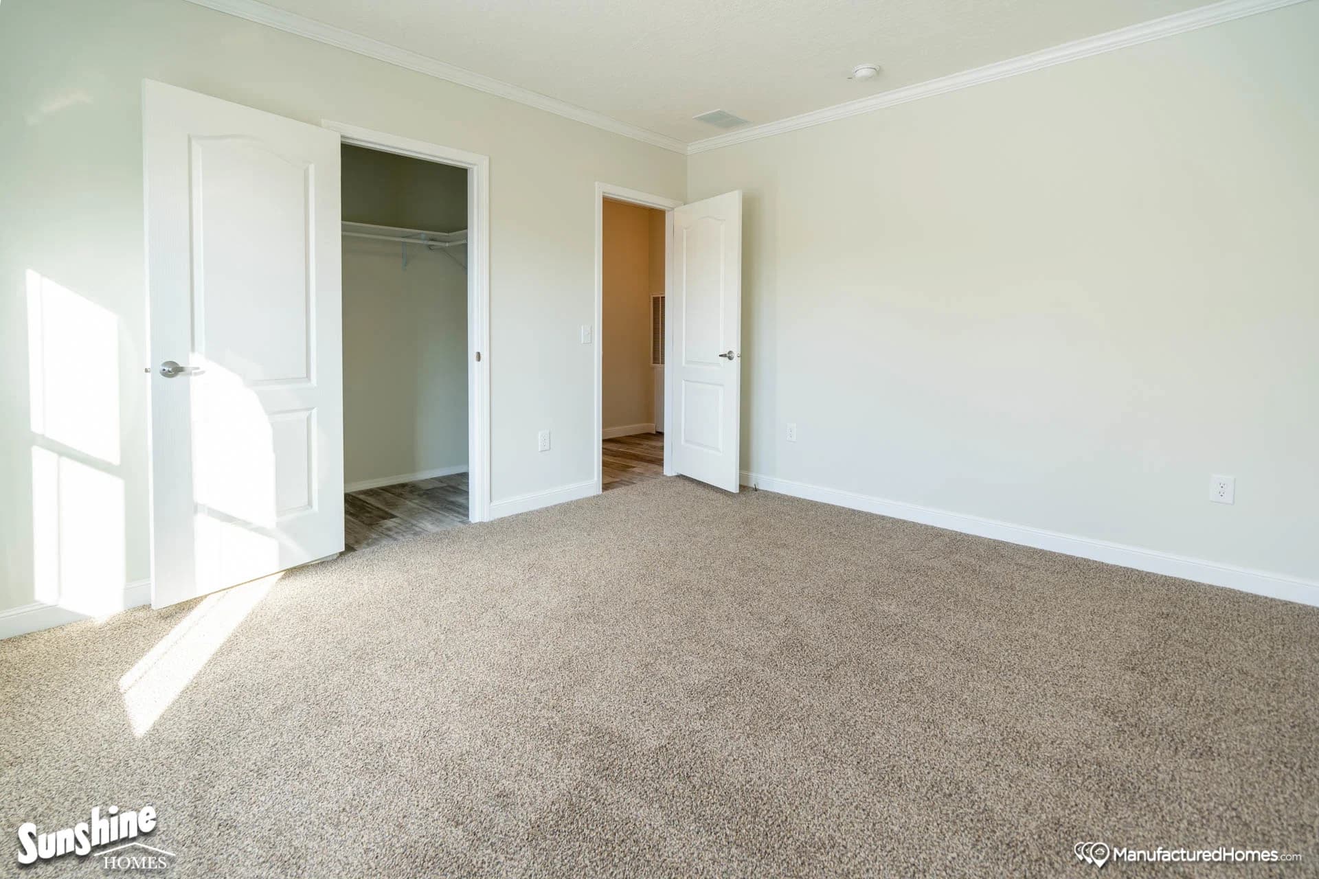 Pri3280-2043 bedroom home features