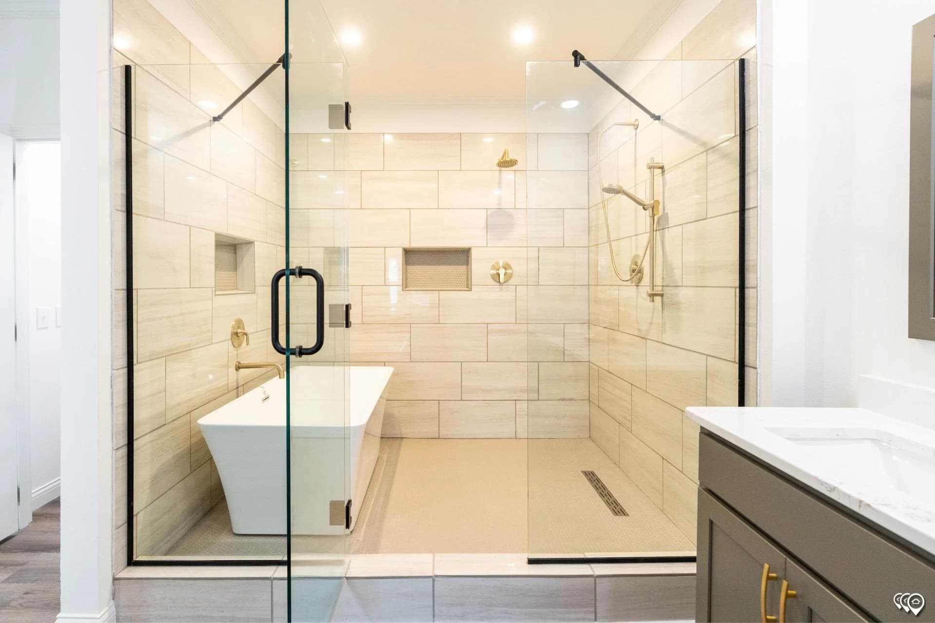 Pri3284-2075 bathroom home features