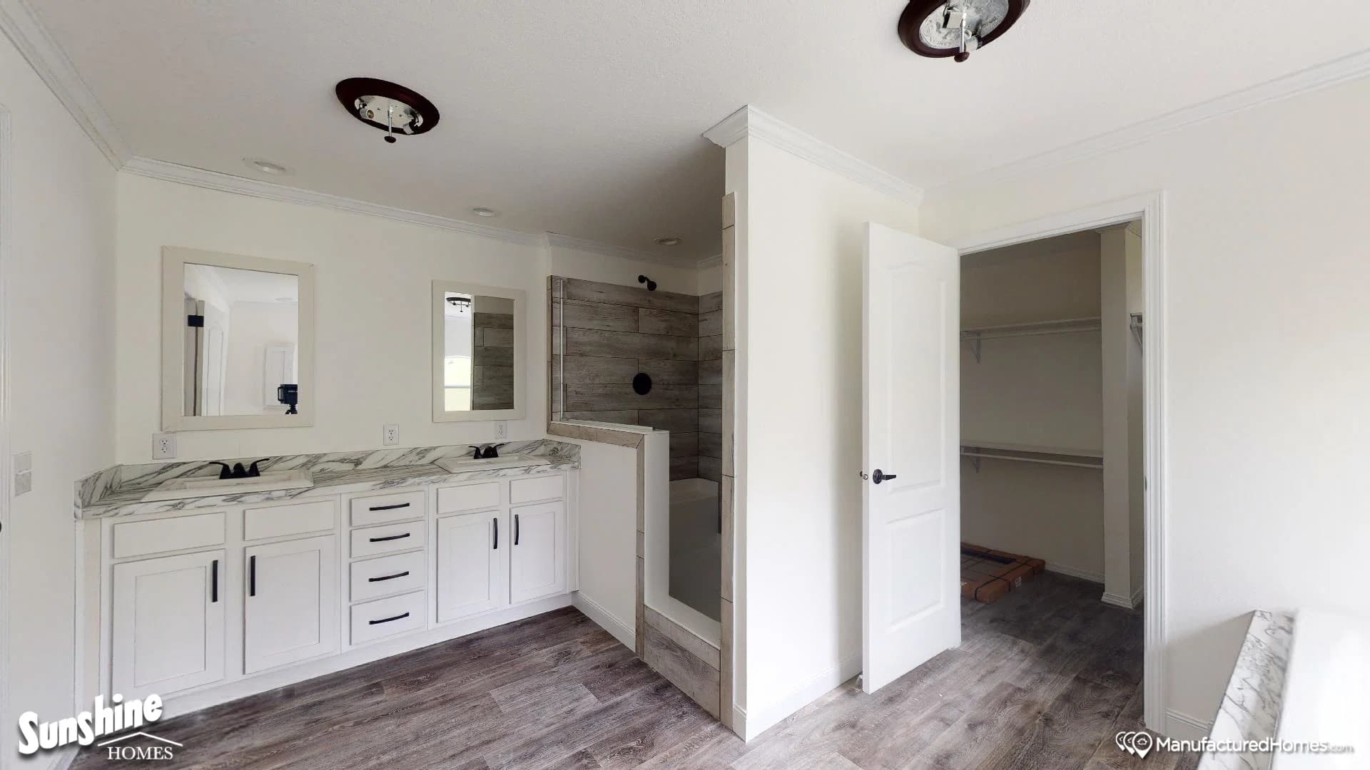 Pri3272-2009 interior home features