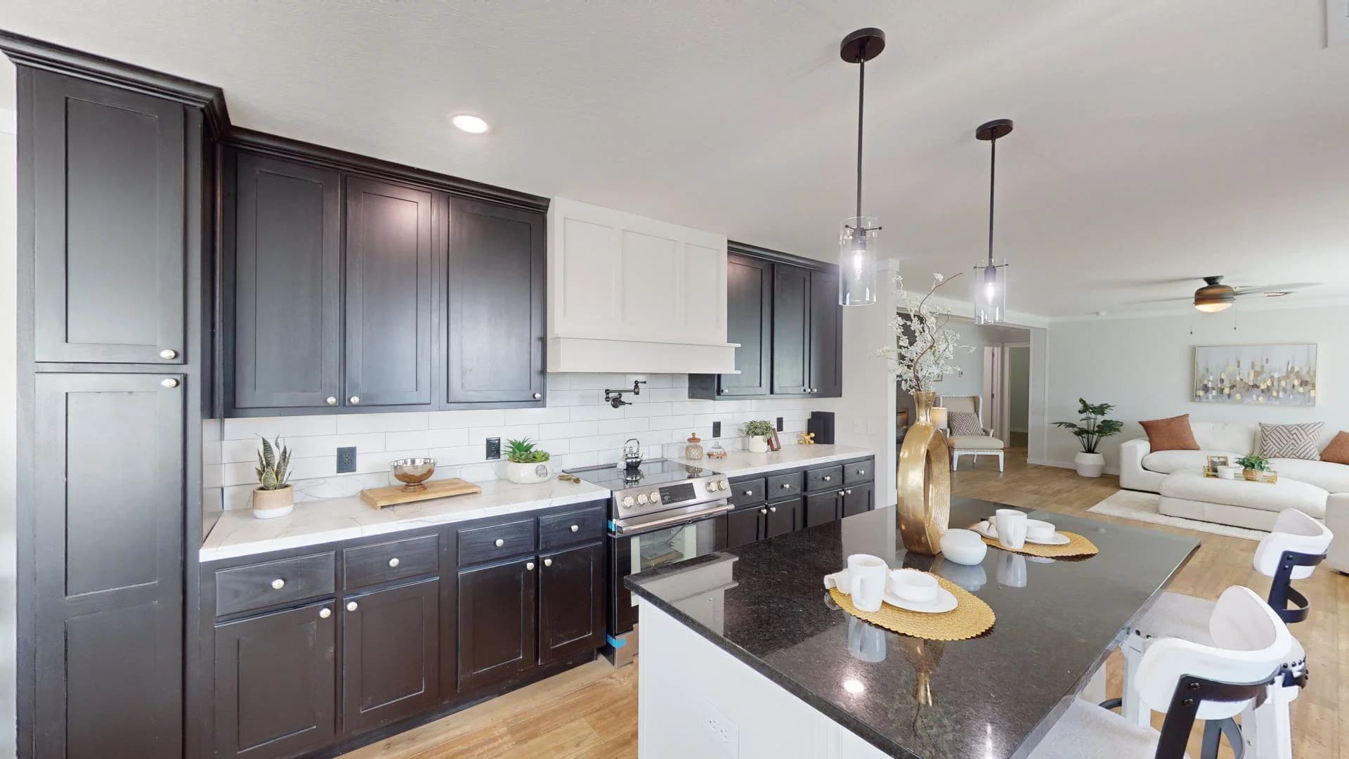 Pri3264-200 (the elijah) kitchen home features