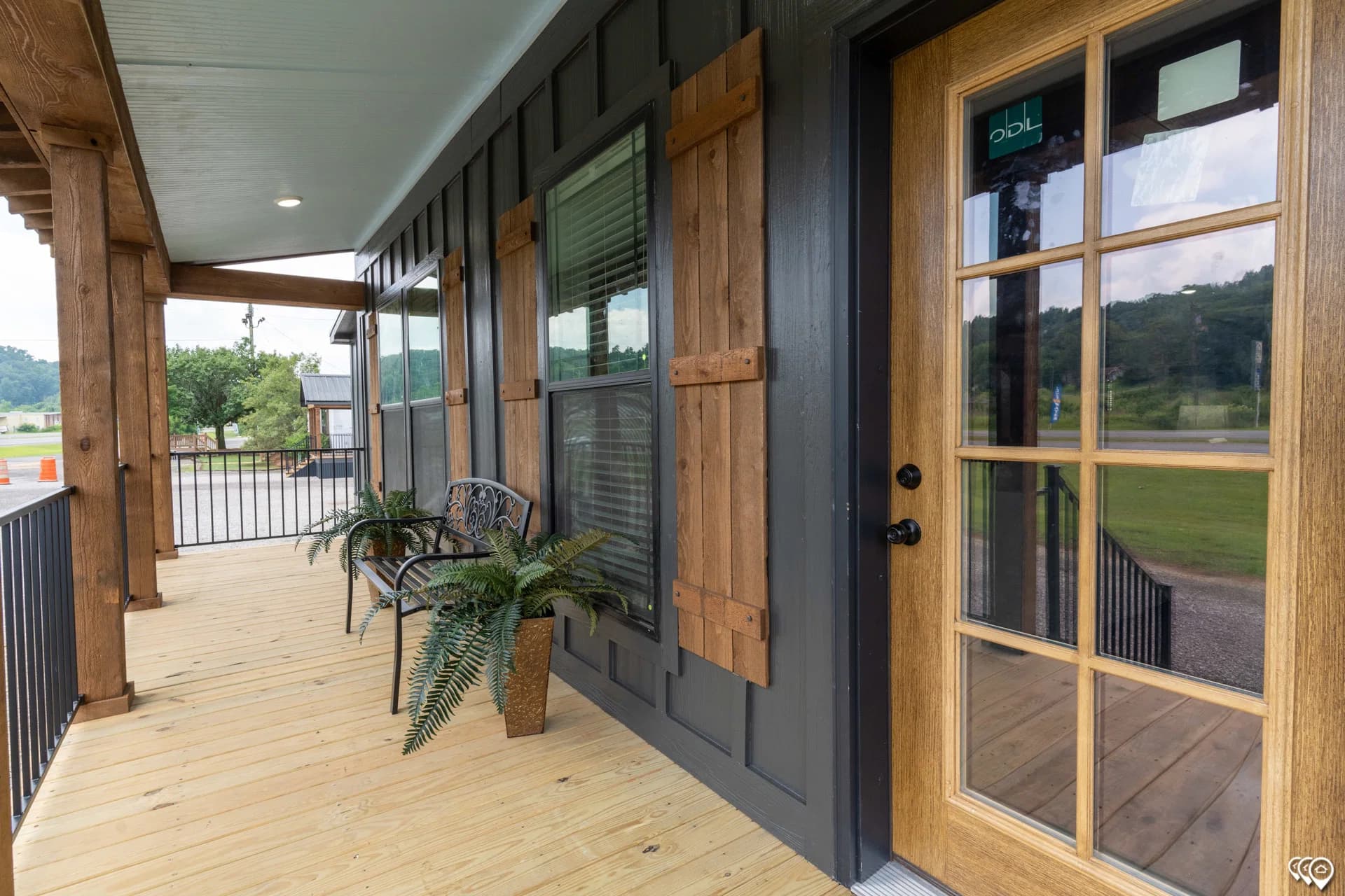 The barndominium 1 story exterior and hero home features