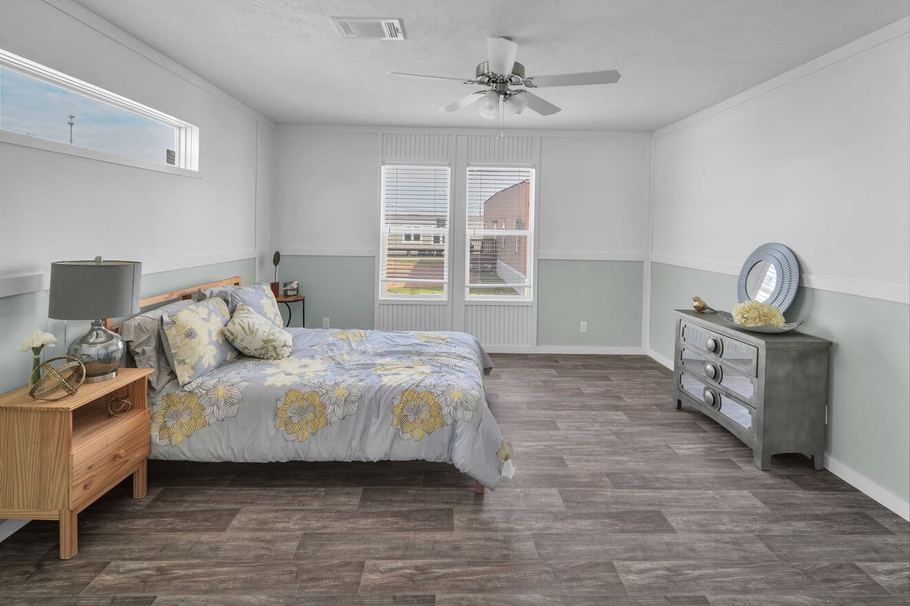 Valu maxx premier 32643e bedroom home features