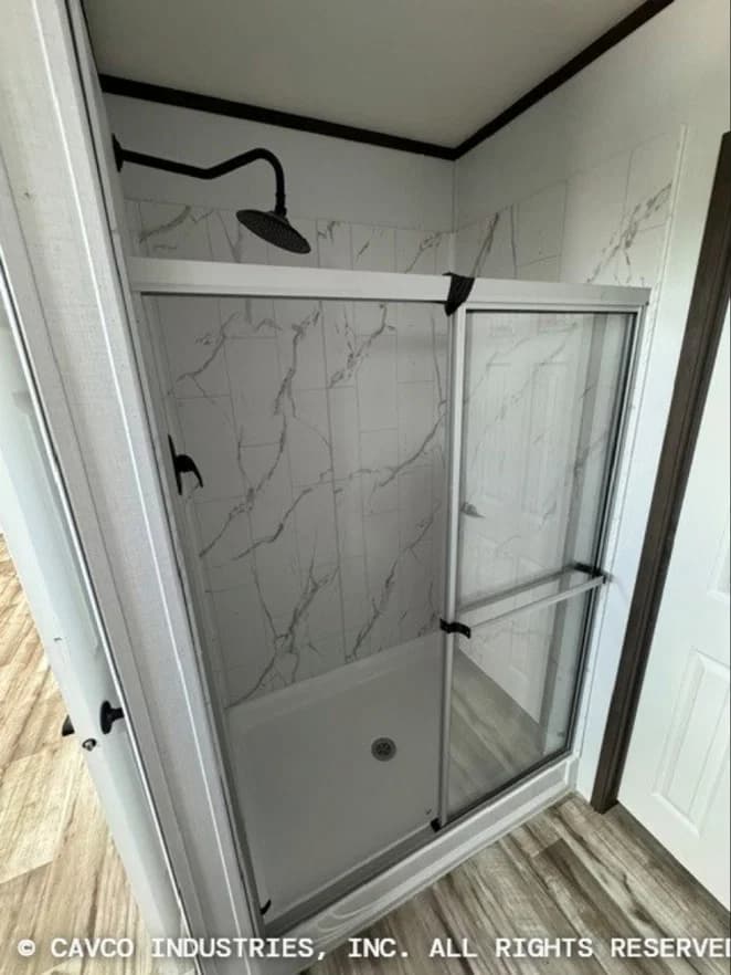Landmark 16763b bathroom home features