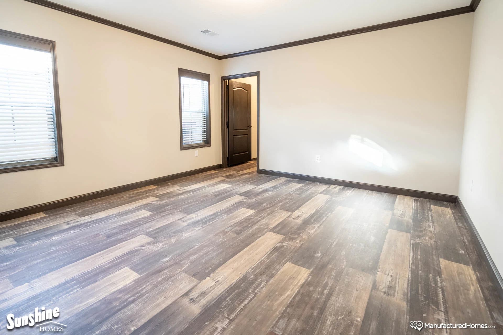 Pri3256-2061 interior home features
