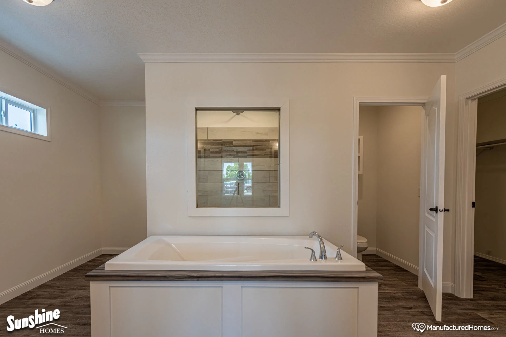 Pri3280-2049 bathroom home features