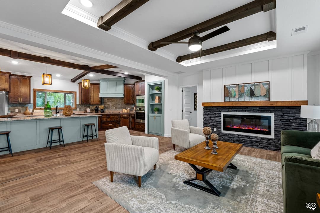 Pri3284-2010 interior home features
