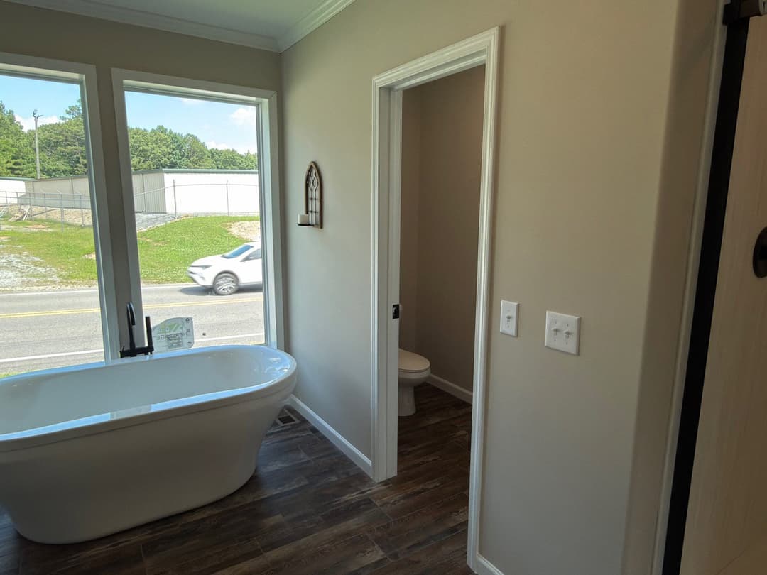 The country cottage bathroom home features
