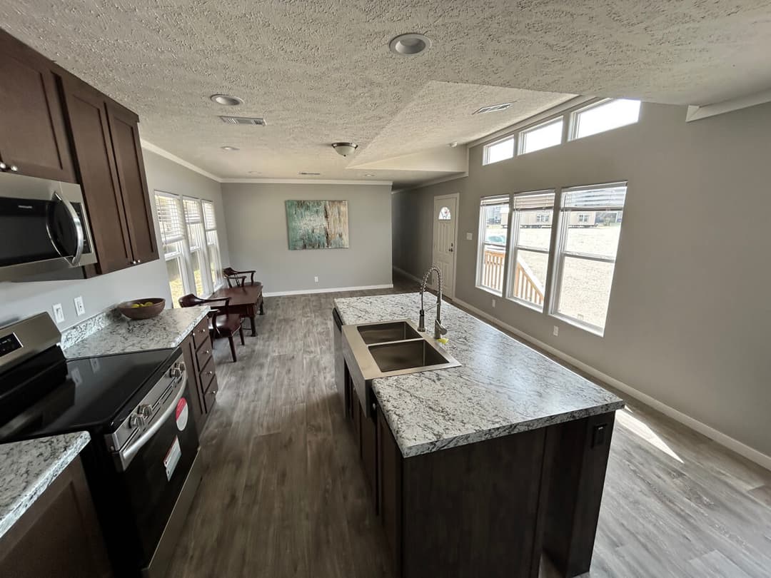 Emerald kitchen home features