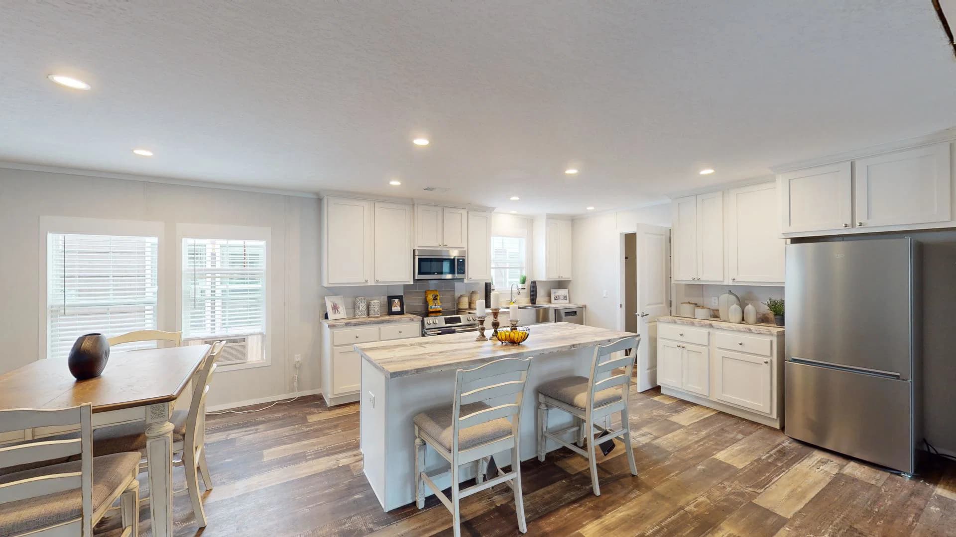 Arc3280-7501 interior home features