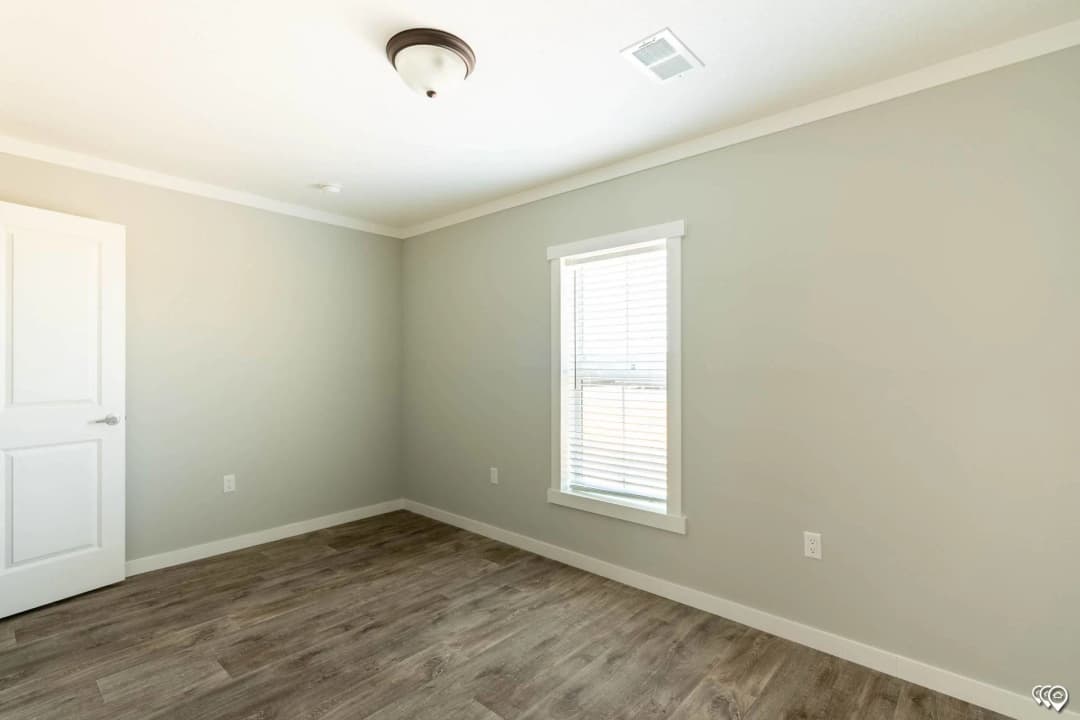Pri1680-104 bedroom home features