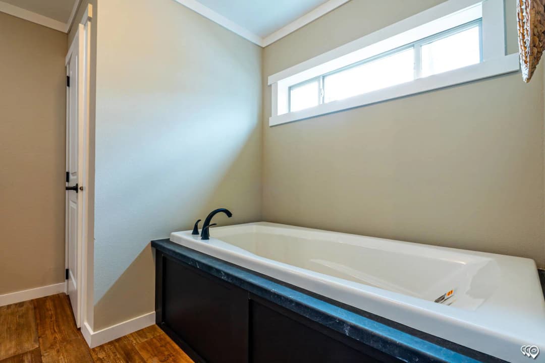 Pri3270-201 bathroom home features