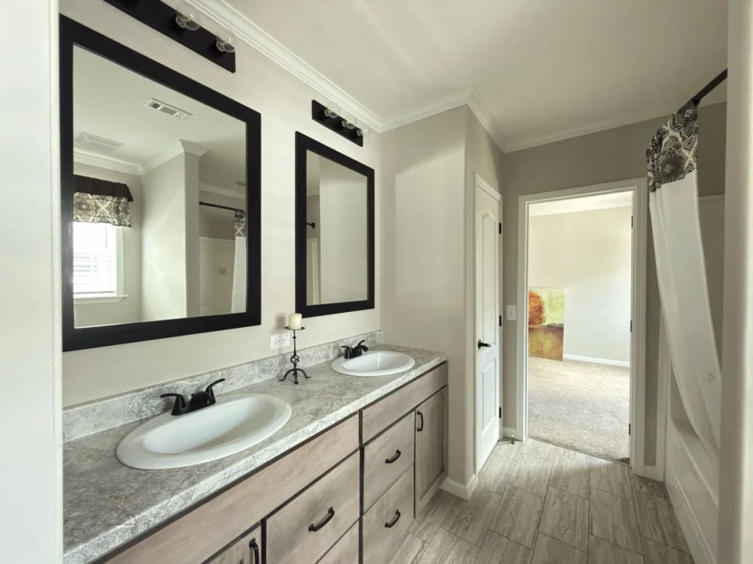 The anais bathroom home features