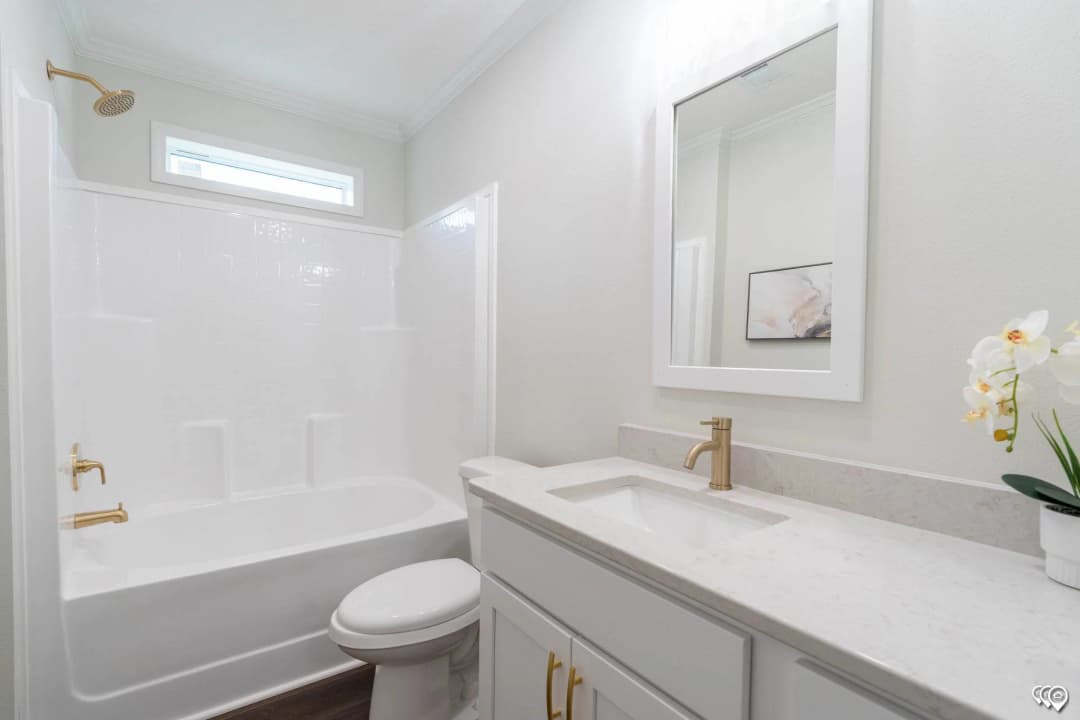 Pri3284-2074 bathroom home features