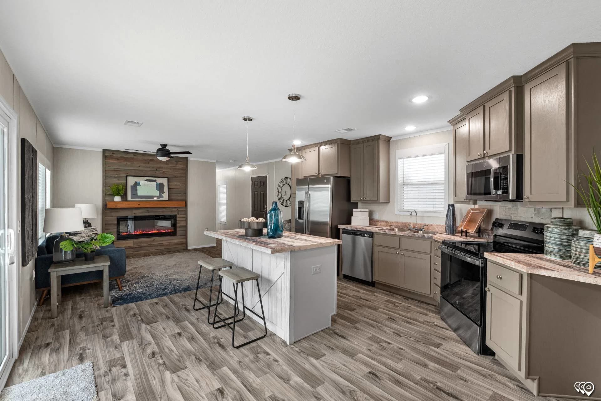 Arc1680-8004 interior and kitchen home features