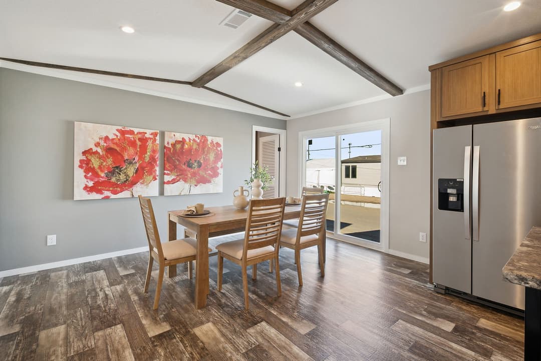 Creole 3 bedroom interior home features