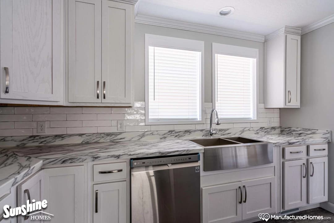 Pri3270-2008 kitchen home features