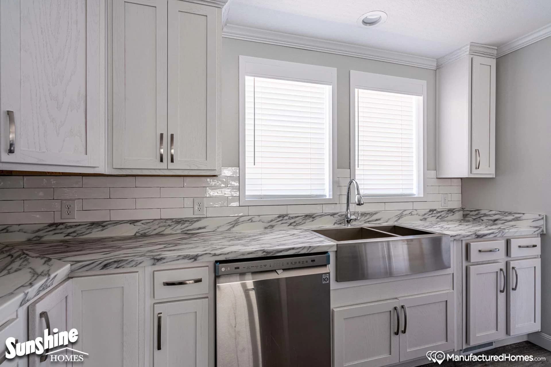 Pri3270-2008 kitchen home features