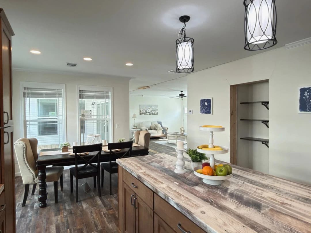 Aimon c interior home features