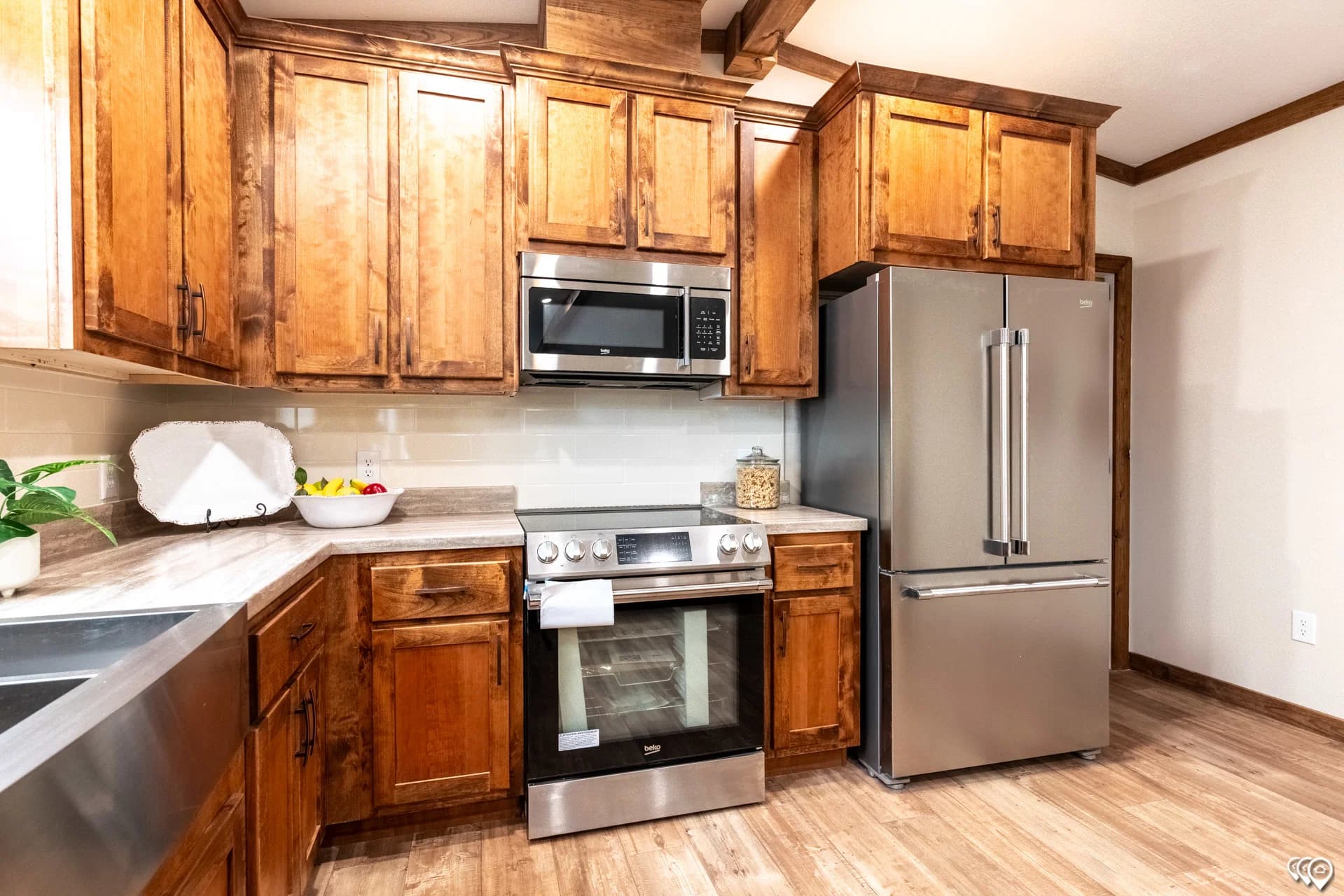 Pri3264-2070 kitchen home features