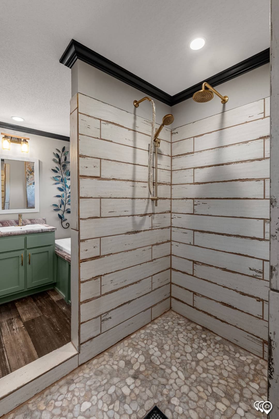Pri3270-2050 bathroom home features