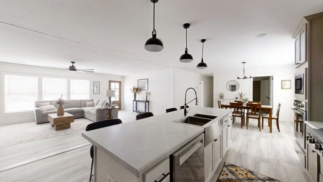 The king david 76 kitchen home features