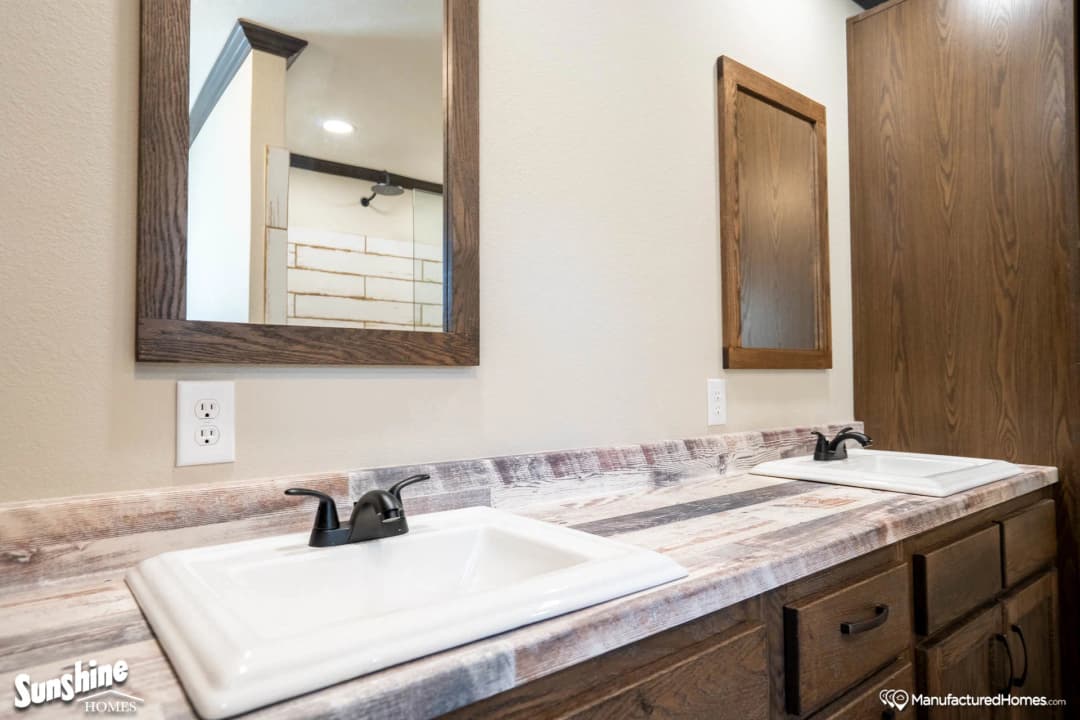Pri3256-2061 bathroom home features