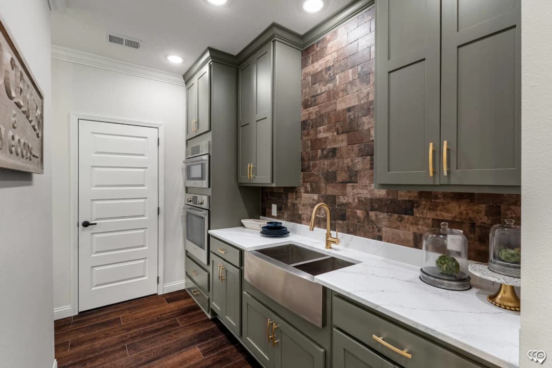 Pri3284-2074 kitchen home features