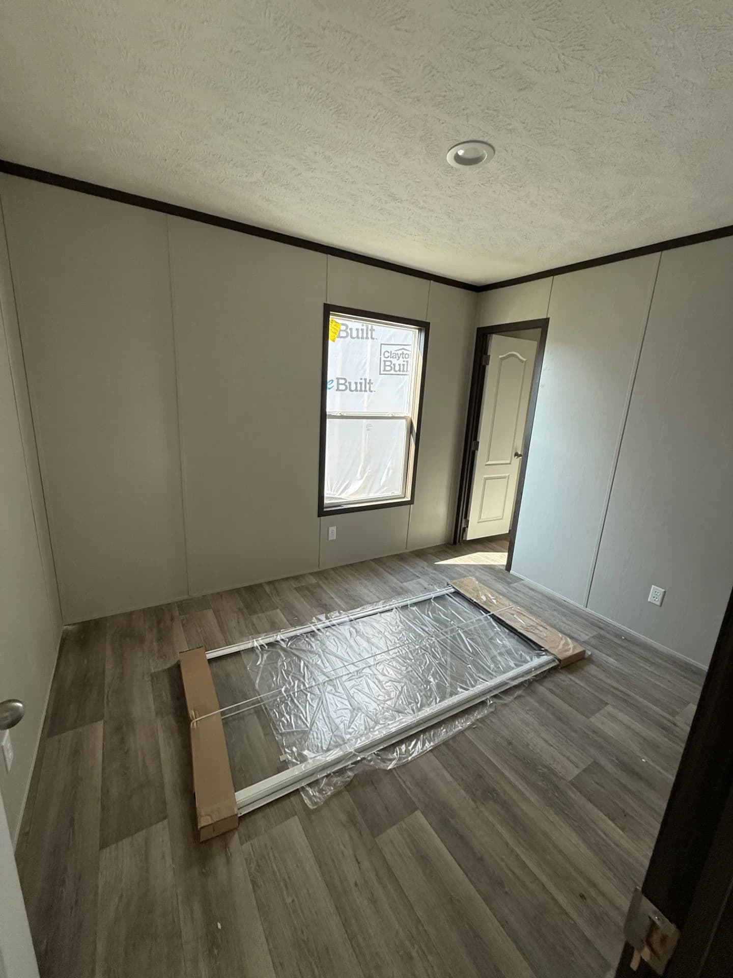 2023 miyo  bedroom home features