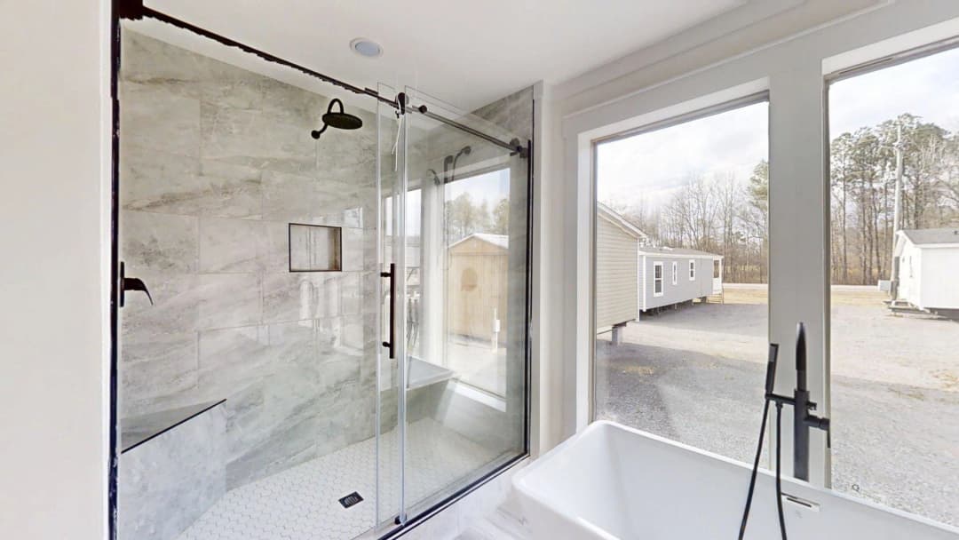 The king david 76 bathroom home features