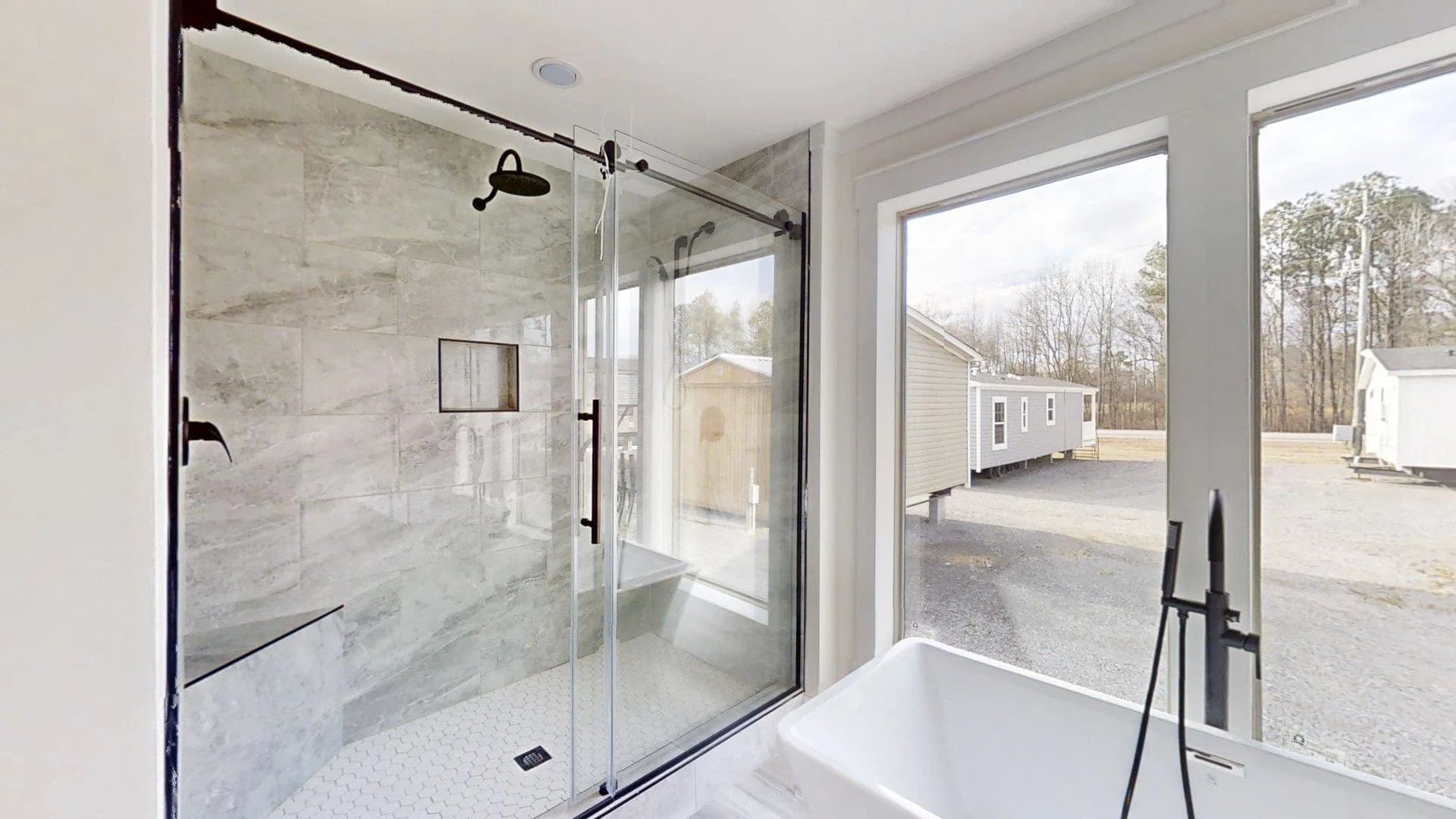 The king david 76 bathroom home features
