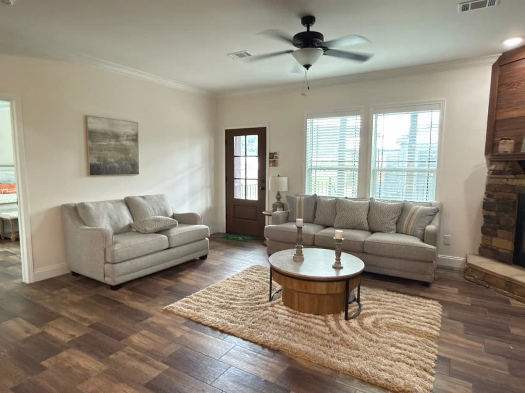 Orchard house (porch) interior home features