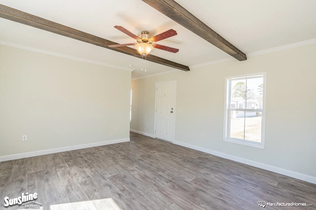 Pri1684-1009 interior home features