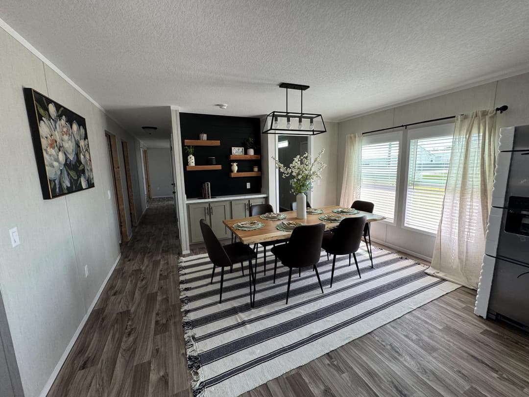 Arc3280-2018 (the outlaw) interior home features