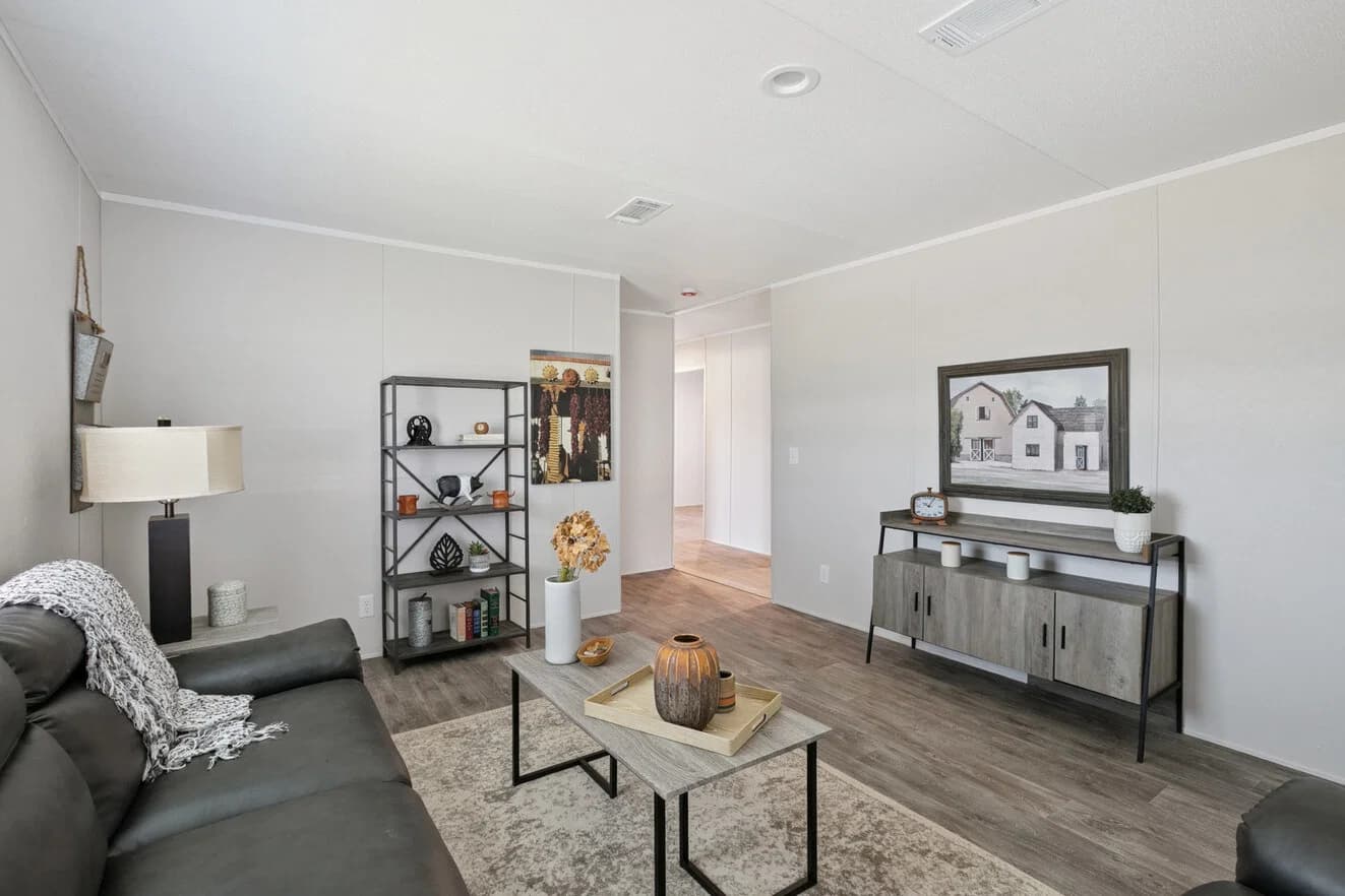Valuhomes 28724p living room home features