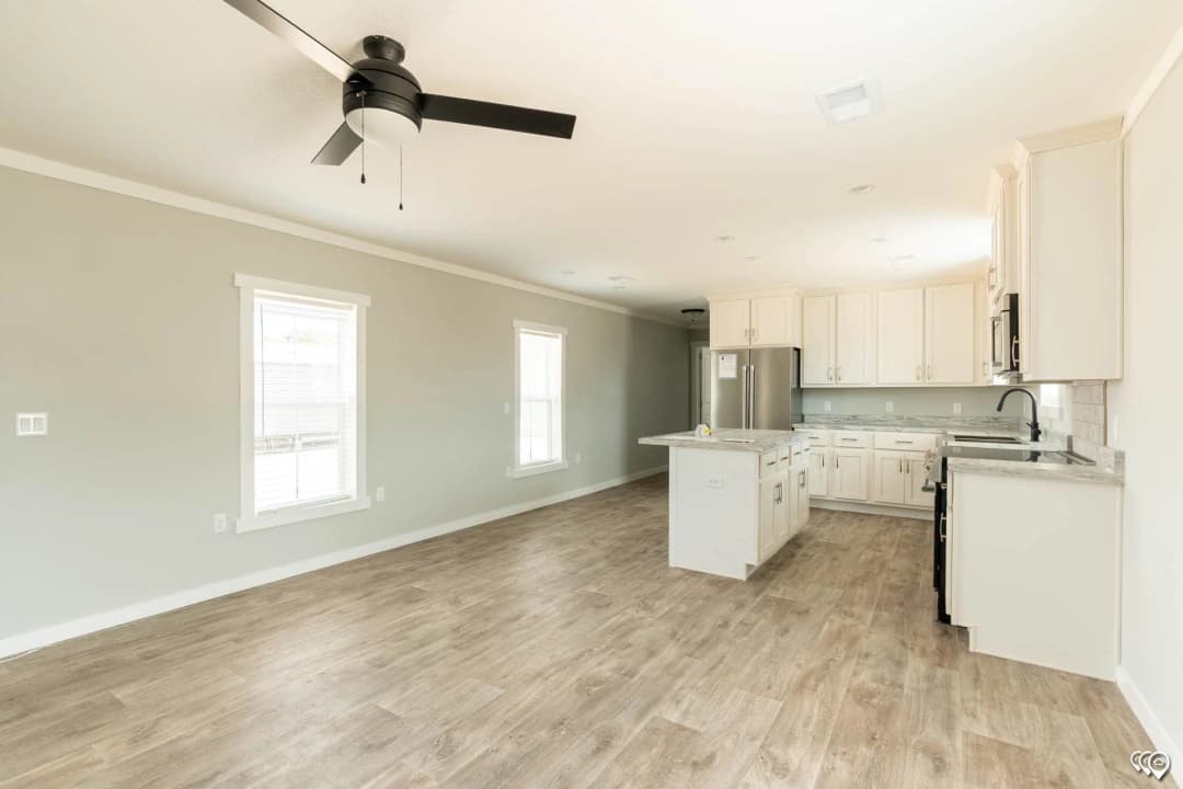 Pri1680-104 interior home features