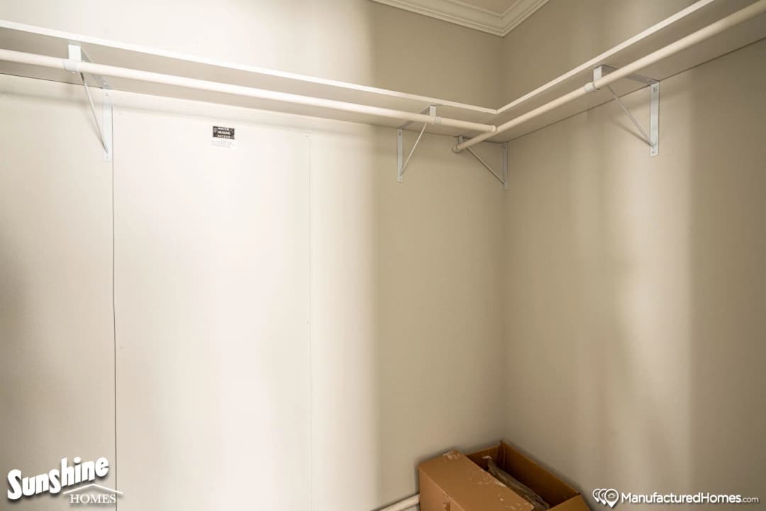 Pri3252-2001 v2 interior home features