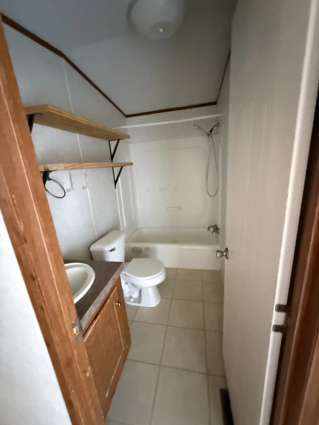 2004 clayton bathroom home features