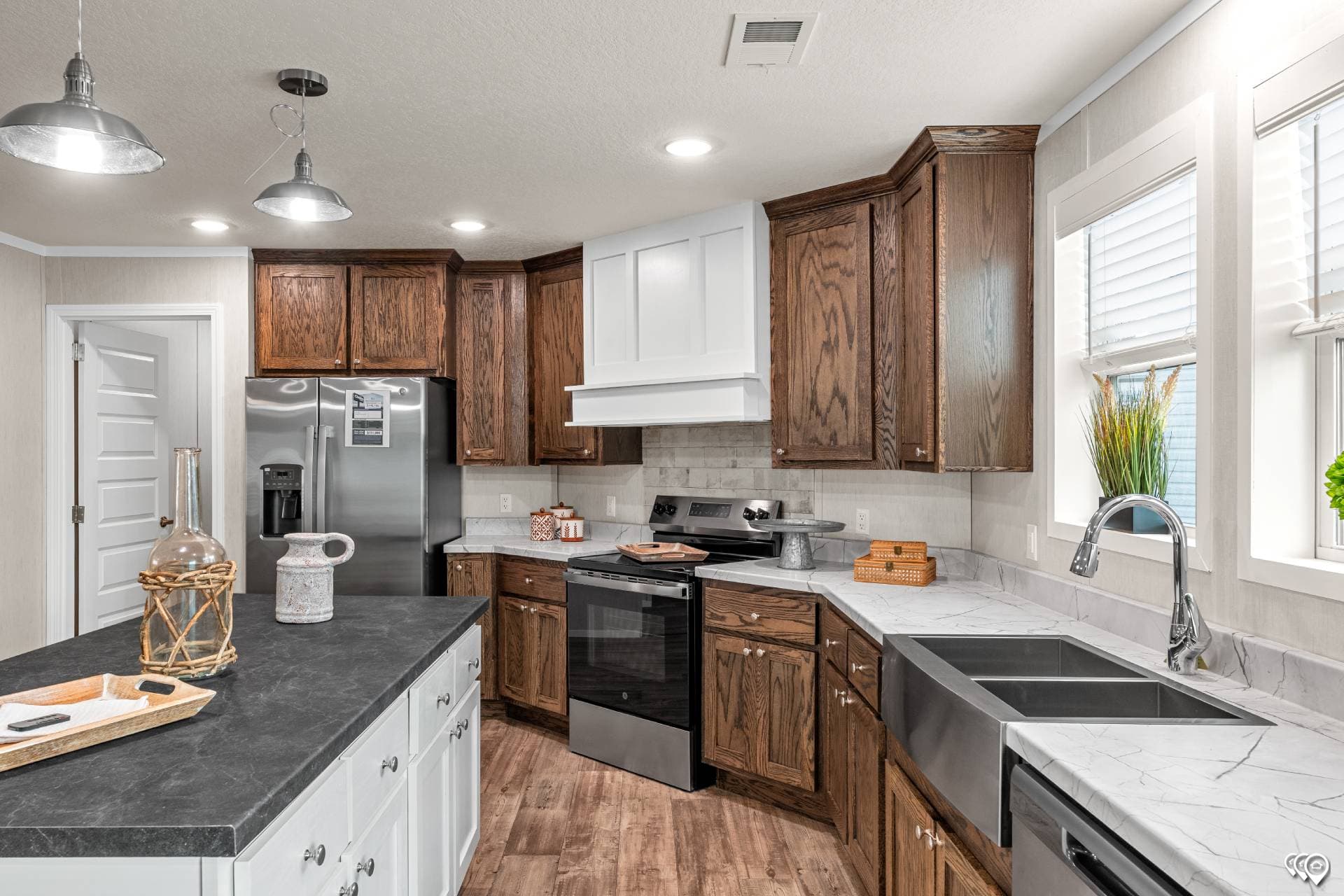 Arc3274-9012 kitchen home features