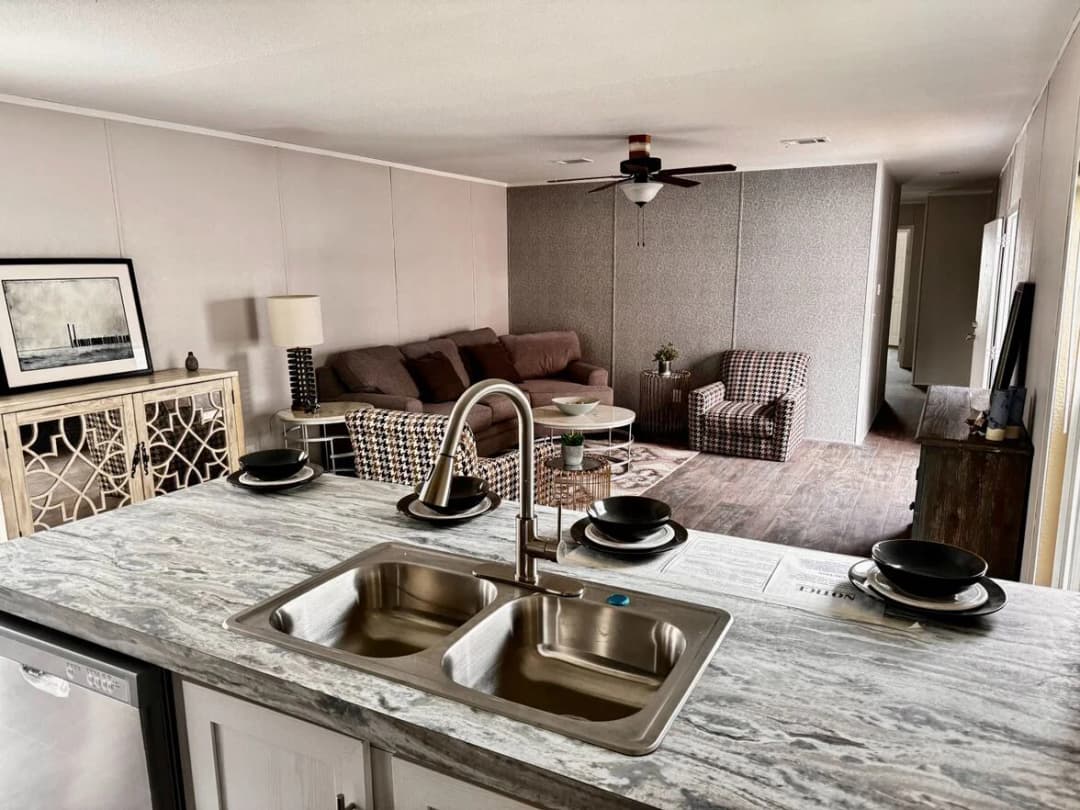 Valuhomes 16763p kitchen home features