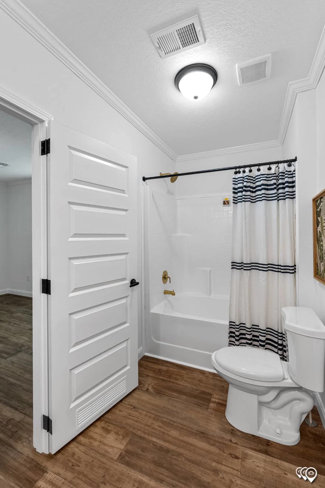 Pri3284-2010 bathroom home features